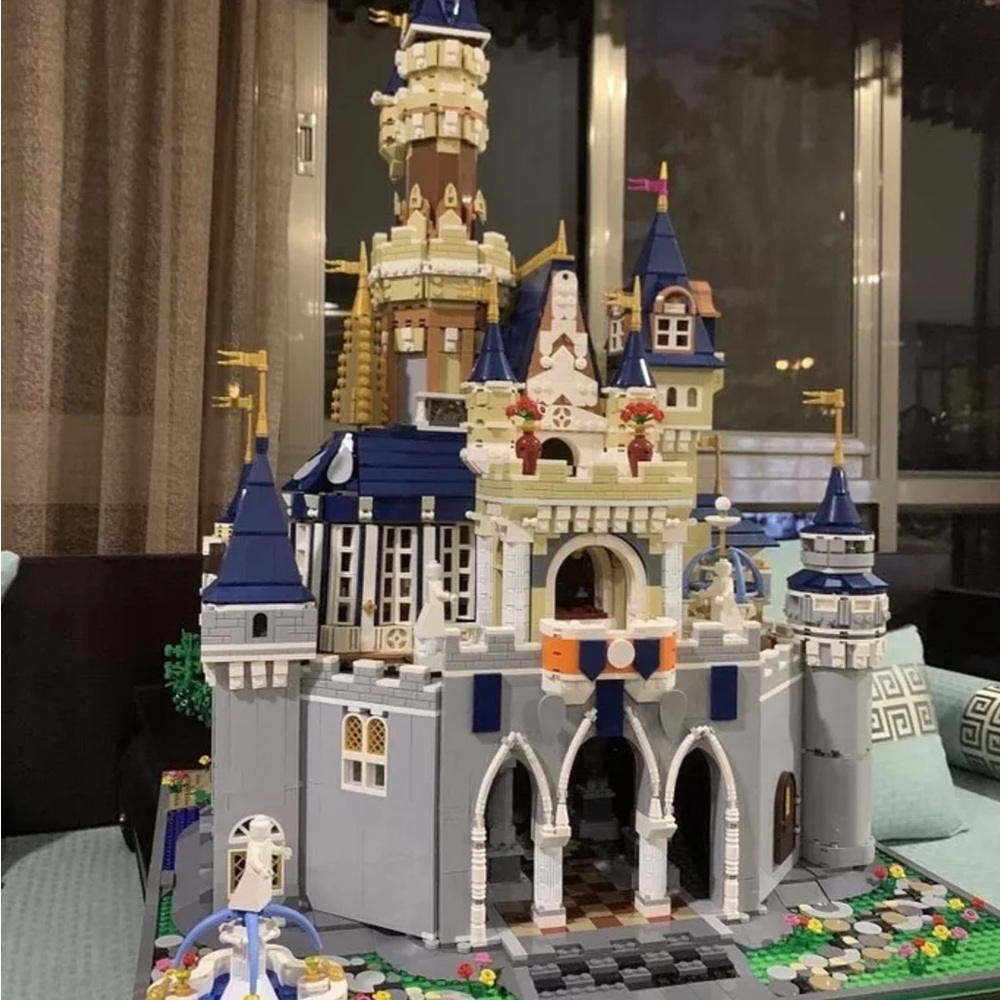 Walt Disney Princes Paradise Castle Building Block Set 8338+ pc Mould King 13132 - Picture 5 of 5